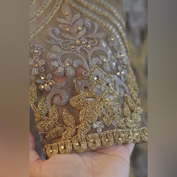 EUC Sonal Chauhan Grey Embroidered Abaya Style Anarkali Party Wear size 12 - Picture 5 of 8